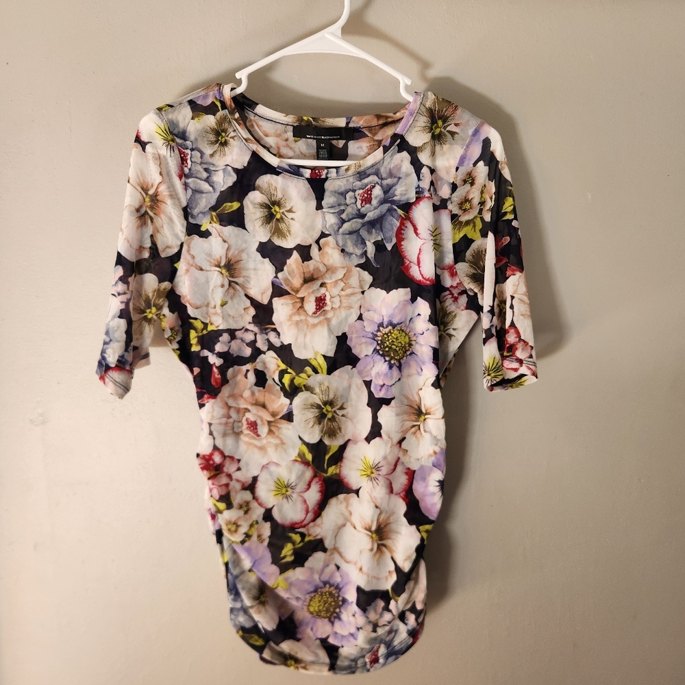 White House Black Market Floral Top Mesh Ruched Sides Short Sleeve Botanical Med